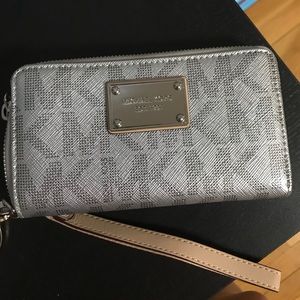 Michael Kors wristlet